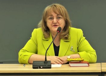 Komiteti Teknik i Ekspertëve: “Karantinë dyjavore për kë vjen nga Maqedonia dhe Greqia, gjimnazistët kthehen në klasa”