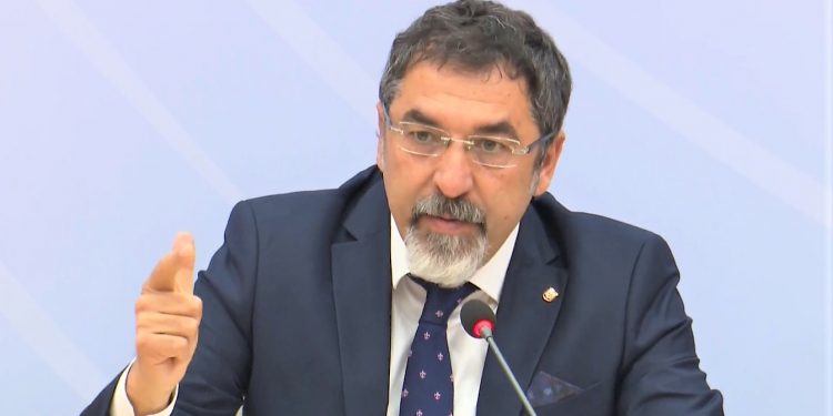 Çuçi: “Punonjësi i policisë përgjegjës për çdo dhunim territori. Harrojeni celularin e Ministrit, do përballeni me forcën e ligjit”