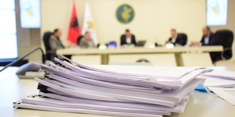 Ankimimi i votës së 25 prillit/ KAS vendos të marrë si provë materialet e 24 qendrave të  votimit në Berat