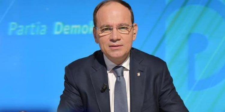 Mbledhja e Këshilli Kombëtar të PD-së/ Nishani këmbëngul në dorëheqjen e Bashës: “Eshtë akti që verifikon se interesi i Partisë është mbi interesin personal”