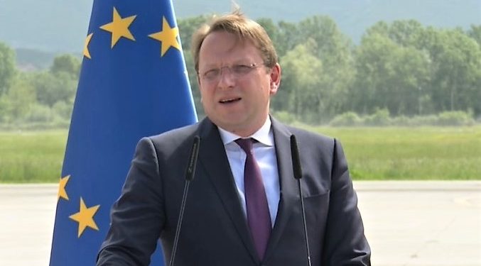 Komisioneri i Evropës për Zgjerimin, Oliver Varhelyi: “E kemi ndihmuar Shqipërinë që prej fillimit  të pandemisë. Dozat e para të vaksinës tani, se ky është momenti për të nisur vaksinimin”