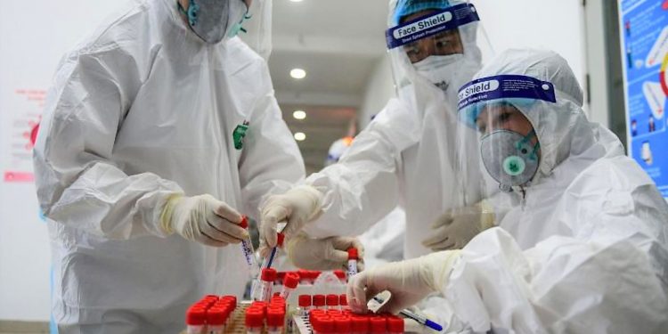 Covid-19/ Vietnami zbulon një variant të ri koronavirusi më të transmetueshëm