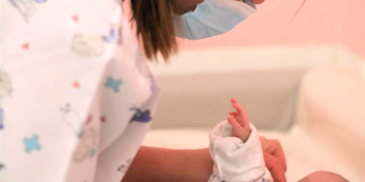 Lind 27 javëshe, foshnja fiton betejën për jetën