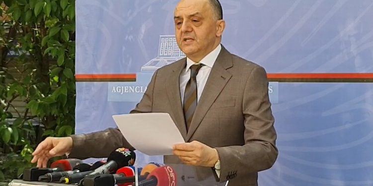 Kreu i Kadastrës  Lame fton të interesuarit të aplikojnë për drejtorë: “Ja sheshi, ja mejdani,  mos u tutni nga llafet e fejsbukut”