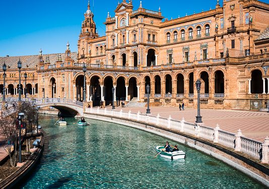 Pushimet e verës, Spanja hap dyert për shqiptarët. Ja ç’duhet të kenë me vete