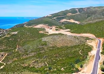 Pushimet e verës/  Rama tregon pamjet e by-pass-it të Vlorës