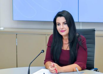 Në këmbëz edhe aeroporti i katërt në vend. Ministrja Balluku hap garën për ndërtimin e tij (video)