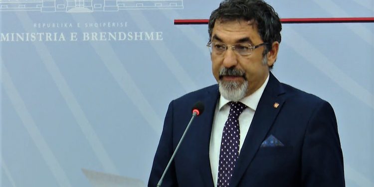 Reformimi i Policisë së Shtetit/ Ministri Çuçi takim me “drejtorët e rinj”