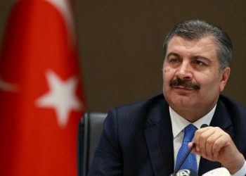 Ministri i Shëndetësisë turke pyetet për situatën  covid-19: “Autoritetet nuk mendojnë se ia vlen ta mbyllësh vendin. Për momentin, presin që kombi të zbatojë masat e higjenës”