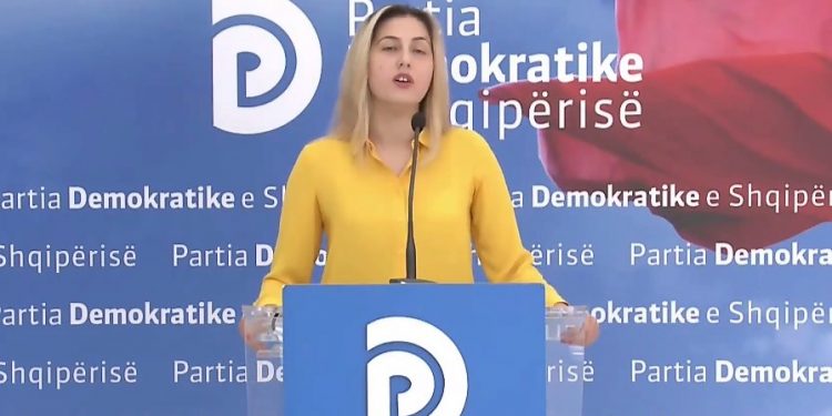 Operacioni “Bregdeti ynë”/ Biznesmeni ankohet se po i marrin  pa të drejtë plazhin, Ina Zhupa e PD- e cilëson operacionin si një mënyrë për të shpërblyer ata që blenë votat për PS-në (ankesa)