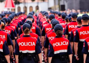 Prokurimet publike, arrestohen  9 zyrtarët e parë jo të lartë. Abuzuan me tenderin e uniformave për  Policinë e Shtetit