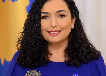 Kosova u thotë po refugjatëve afganë, presidentja Osmani: “Nuk u mbyllet dera atyre që pa dëshirën e tyre, janë të detyruar të lënë vatrat”