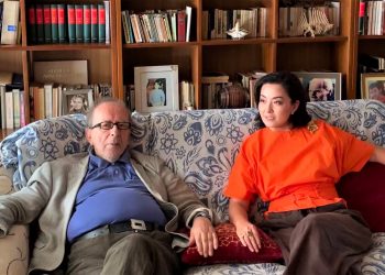 Yuri Kim takon Kadarenë. E cilëson si një prej mendimtarëve më të mëdhenj evropianë