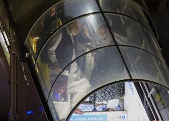 Mbërrijnë afganët e parë