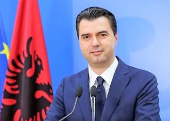 Basha reagon për ardhjen e afganëve: “Shqipëria ka të drejta dhe detyrime. Shpopullimi  nuk vjen nga zgjidhjet strategjike të NATO-s, por nga keqqeverisja e pakicës që e ka bërë vendin të pajetueshëm”