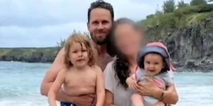 Mbështeste teoritë konspirative, vret fëmijët me fuzhnjë.  Mendonte se kishin ADN gjarpri