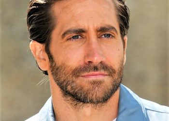 Aktori  i famshëm hollivudian Jake Gyllenhaal  kundër larjes së  shpeshtë: “Sa më pak të lahesh, aq më mirë është”
