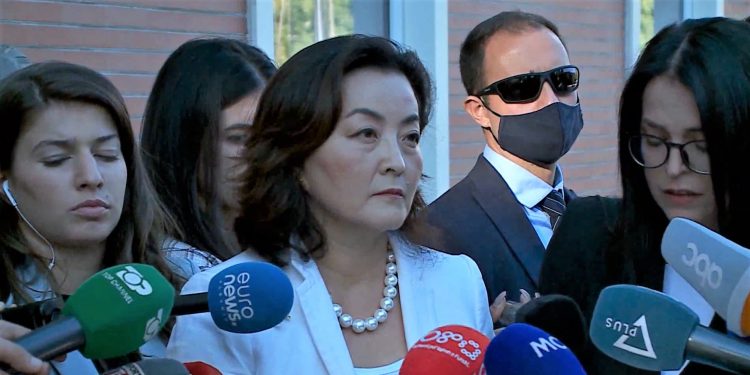 Yuri Kim u bën thirrje demokratëve të shohin përpara: “Nuk ecet me një këmbë tek e shkuara”