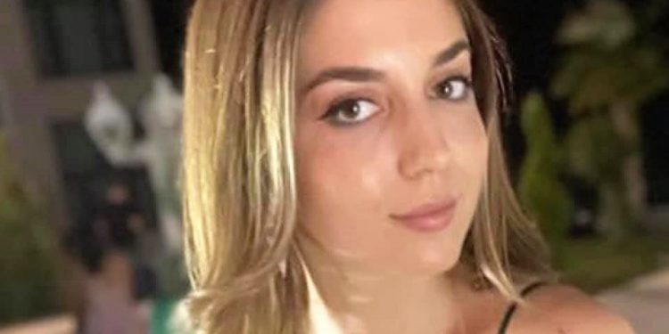 Vritet nga ish bashkëshorti nga pas shpine teksa hante bukë. Ai s’e duronte dot që ajo s’qe e më e tija