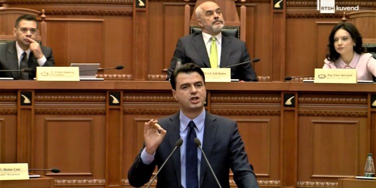 Rama dhe Basha debat për energjinë në Parlament. Basha: “Je si Llukashenko, e shpie popullin në kufij të varfërisë, për t’i vjedhur votat”