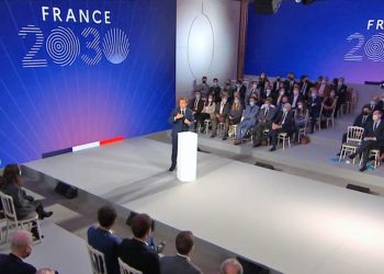 “Makina elektrike dhe hidrogjen i gjelbër”, Macron prezanton “Francë 2030”.  30 miliardë euro për riindustrializimin e Francës
