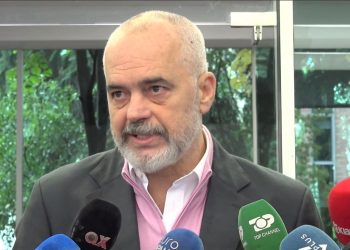 Punësimet me partishmëri, Rama: “Deputetët nuk janë zyra pune. Janë për të dëgjuar hallet e njerëzve e t’i sjellin në grupin parlamentar”