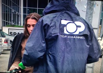 E qortojnë në rrjet se kishte shkelur vijën e verdhë të policisë në  vendngjarje, reagon  Anila Hoxha: “Nëse nuk do kisha shkelur rregullat, nuk do t’ju kisha treguar shumë të vërteta ndër vite”