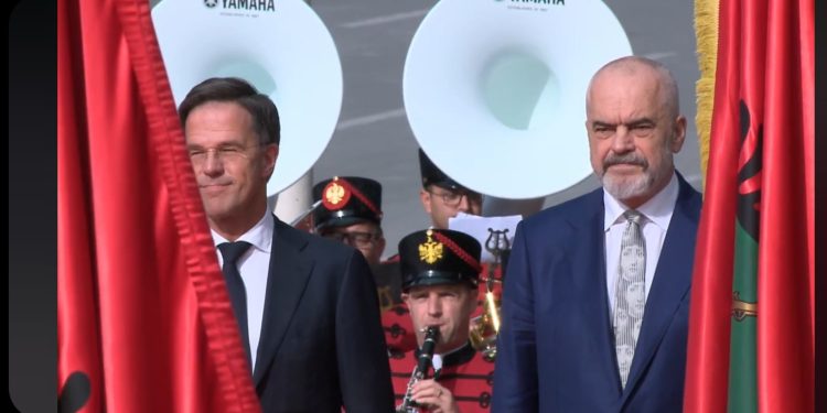 Mark Rutte në Shqipëri. Pritja nga Rama (foto)