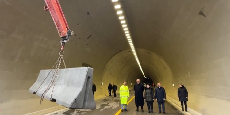 Hapet provizorisht rruga e Arbërit. Tashmë brenda 1 ore mund të mbërrish në Dibër