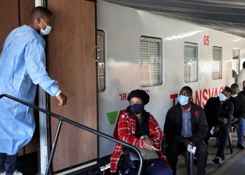 Një tjetër variant i ri covid-19 tremb Anglinë. Frikë se mos vaksinat nuk janë efektive ndaj tij