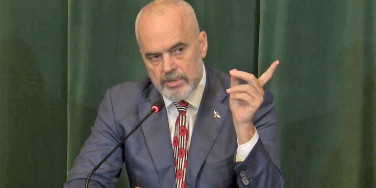 Rama paralajmëron drejtuesit e guroreve: “Mbillni pemë sipas kontratave, ose do mbylleni të gjitha”