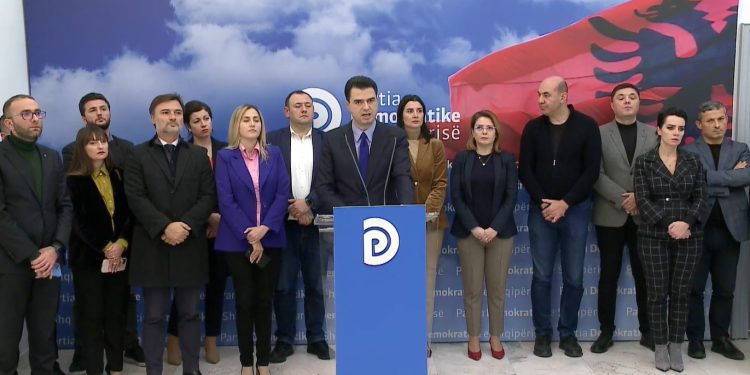 Pas shkarkimit nga Kuvendi i Berishës, reagon Basha: “Kjo ishte përpjekja e fundit e dëshpëruar dhe e turpshme e Berishës për të marrë peng PD-në”