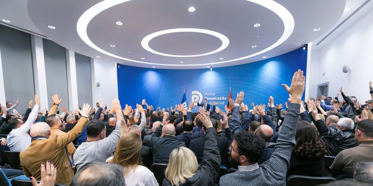 Basha publikon rezolutën ndaj Kuvendit të Berishës: “Çdo i qëndrim apo vendim i këtij tubimi, është nul dhe nuk ka vlerë politike e ligjore për PD-në”