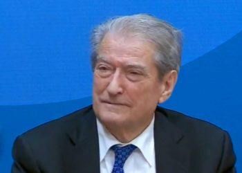 Berisha mbledh befas Komisionin e Reformimit në selinë e PD: “Ngritëm komisionin për referendumin e 18 dhjetorit. Basha besëprerë që u vërsulet kolegëve”