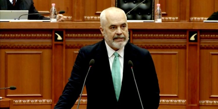 Dyfishohet ndihma ekonomike për fëmijët e atyre që kanë humbur jetën në krye të detyrës. Miratohet ligji për fëmijët nën kujdestarinē e Shtetit