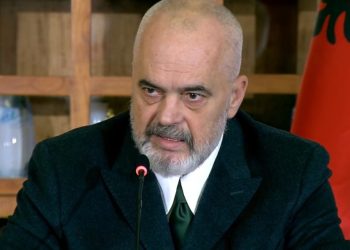 Skandali i pagave, Rama: “Është e gjitha një farsë. E kam të qartë pse u duhen pagat atyre që e hodhën listën në treg. Po të dojë Prokuroria, ia them”