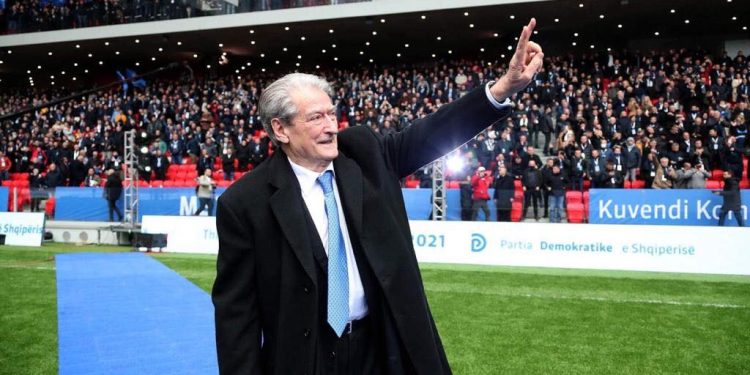 Pas rezolutës së Bashës, Berisha:”Më 18 dhjetor, çertifikojmë  ndarjen nga humbësi i madh”