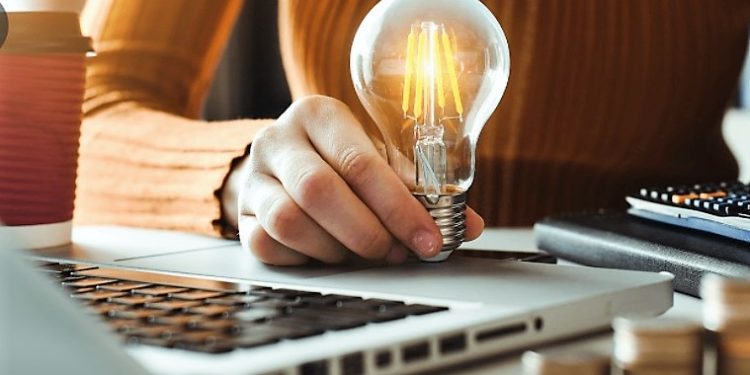 Nga 1 janari 7000 bizneseve u duhet ta blejnë në treg të lirë energjinë. Shoqatat e biznesit në vend kundërshtojnë vendimin