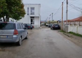 Fier/ Po merrte xhupin, mbytet me kapuçin! Vdes në një kopësht privat 3 vjeçari