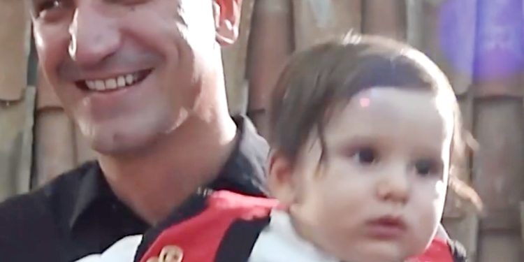 “Tirana qytet i rinisë”, Veliaj e nis 2022 me Napolonin (video)