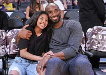 Dy vjetori i ndarjes nga jeta të Kobe Bryant/ Artisti Medina e përkujton duke e memorizuar bashkë me të bijën në skulpturë