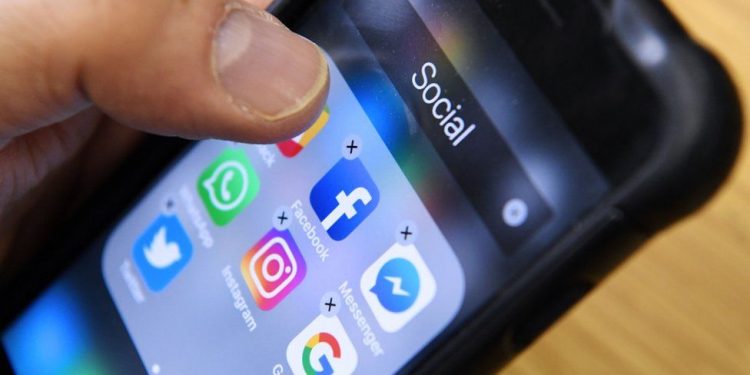 Vijojnë sanksionet ndaj Rusisë. Facebook penalizon disa nga rrjetet mediatike shtetërore ruse