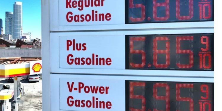 Nafta shkon mbi 100 dollarë për fuçi. Konflikti në Ukrainë, pritet të sjellë një rritje të mëtejshme të çmimit