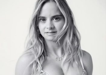 24 vjeçarja me sindromën down sfidon botën e modës. Bëhet pjesë e një fushate që promovon të brendshmet