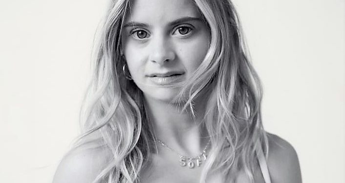 24 vjeçarja me sindromën down sfidon botën e modës. Bëhet pjesë e një fushate që promovon të brendshmet