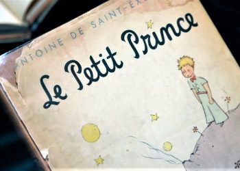 “Princi i vogël” më në fund në Paris! Kryevepra e Antoine de Saint-Exupery mbërrin në vendlindjen e krijuesit të saj