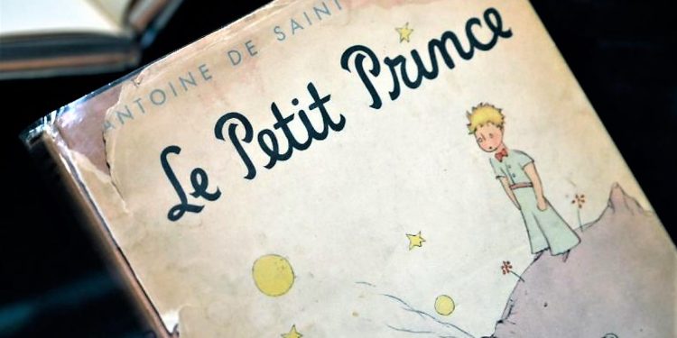 “Princi i vogël” më në fund në Paris! Kryevepra e Antoine de Saint-Exupery mbërrin në vendlindjen e krijuesit të saj