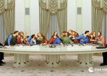 Vazhdojnë memet në rrjet për takimin Putin-Macron. Mes tyre edhe një simulim i “Darkës së fundit”