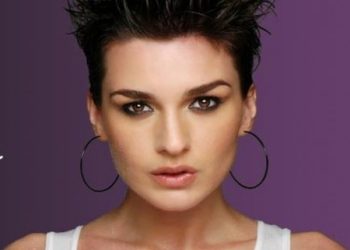 ITALI/ Arrestohet këngëtarja Elsa Lila, pjesë e një grupi që merrej me trafik droge