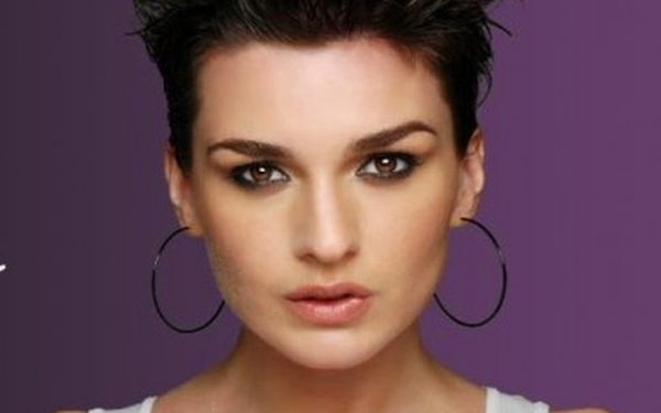 ITALI/ Arrestohet këngëtarja Elsa Lila, pjesë e një grupi që merrej me trafik droge